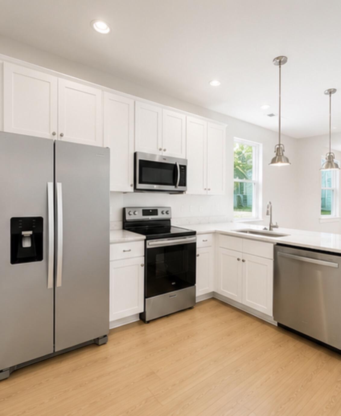 Image 3: Kitchen