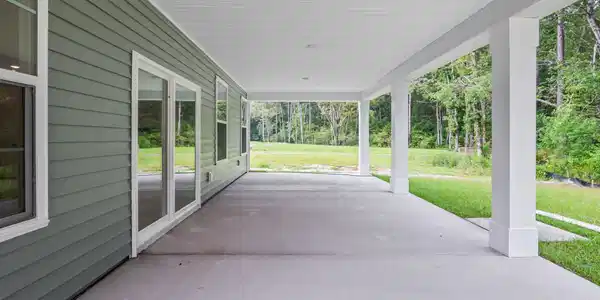 Image 4: Covered Porch - Full width of the home!