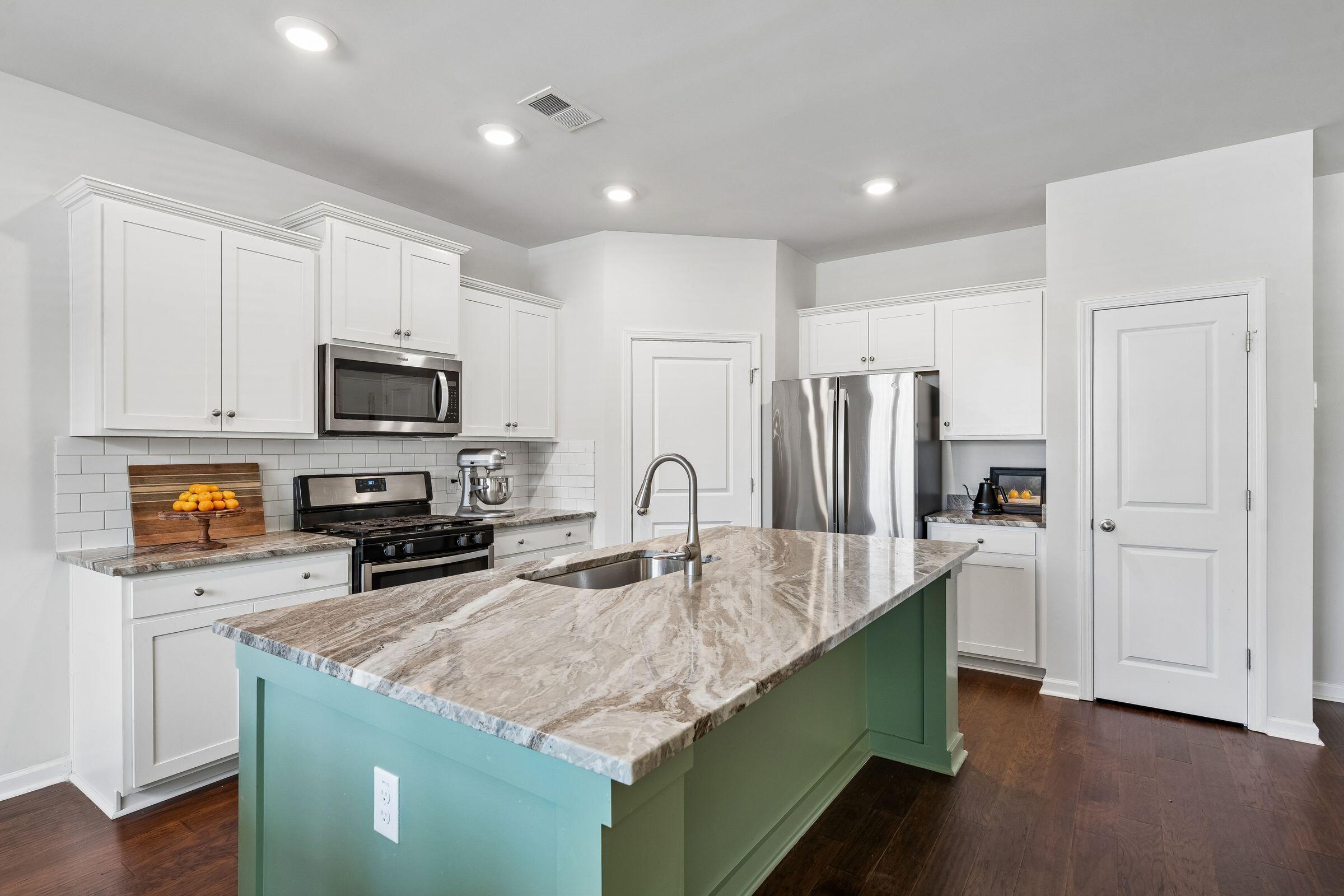 Image 4: 3822SamwillCt-KeenEyeMarketing-018