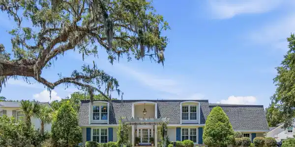 710 Creekside Drive