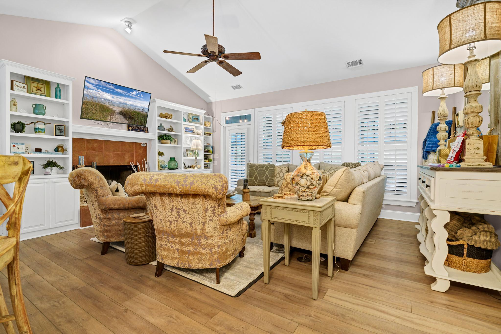 Image 2: 407 Pompano