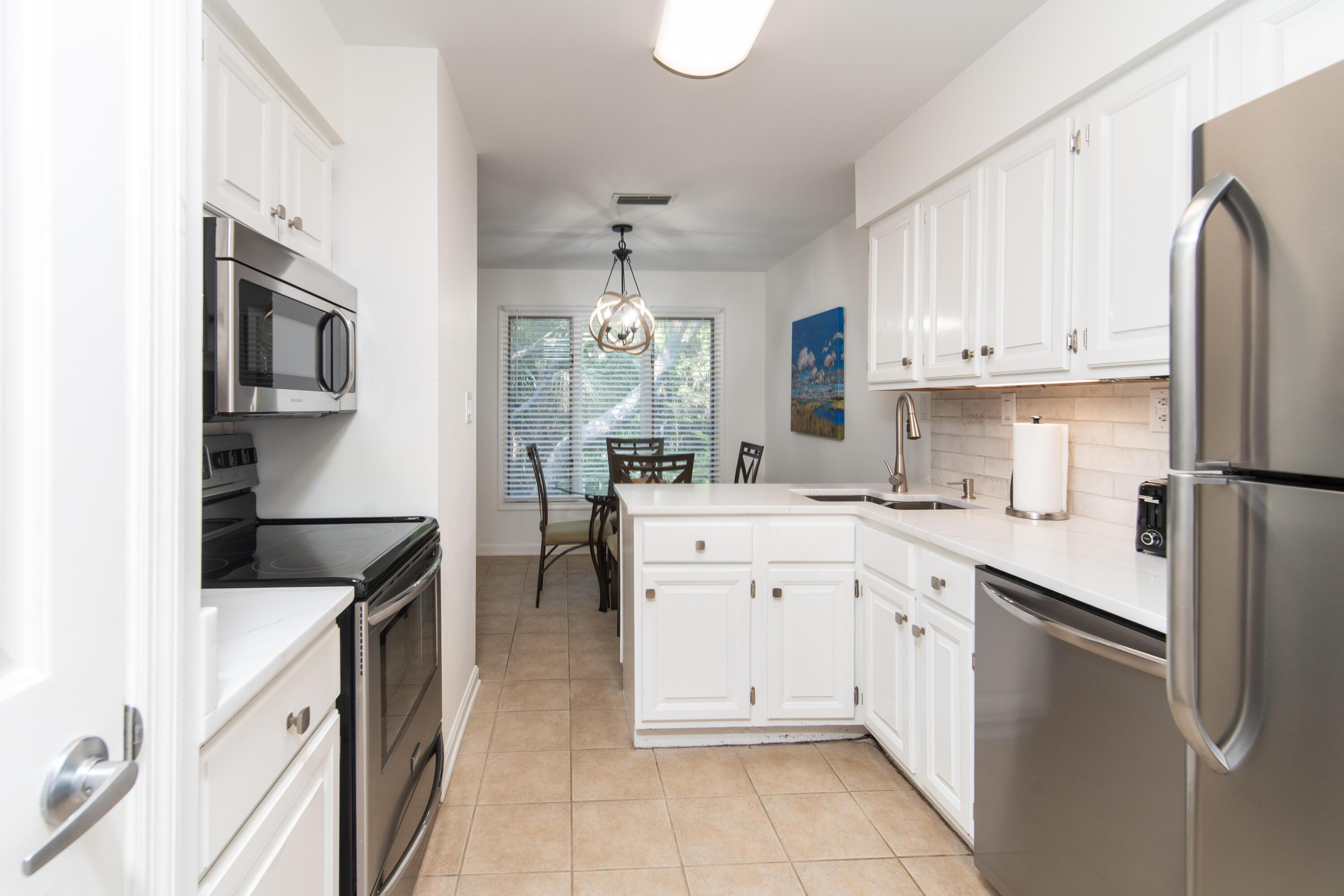 Image 4: 5004 Green Dolphin Way-5