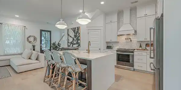 Image 3: Kitchen / Living