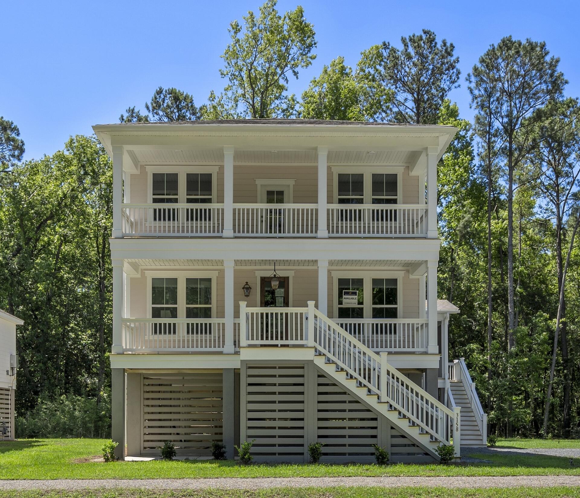 Image 1: LOT 18