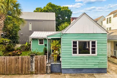 1 Maranda Holmes Street