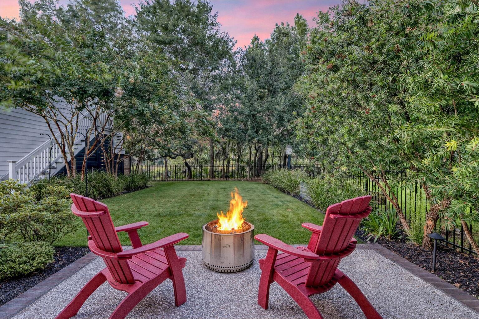 Image 4: Fenced backyard