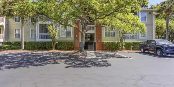 1600 Long Grove Drive