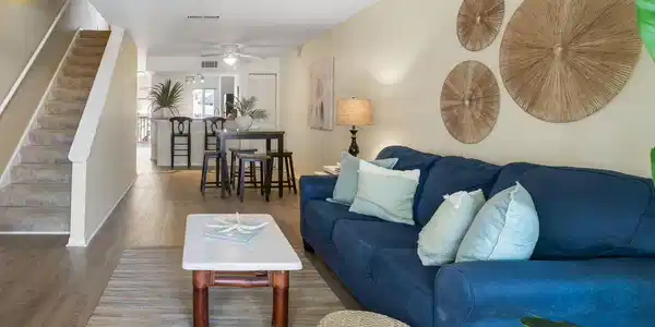 Image 3: Open floor plan
