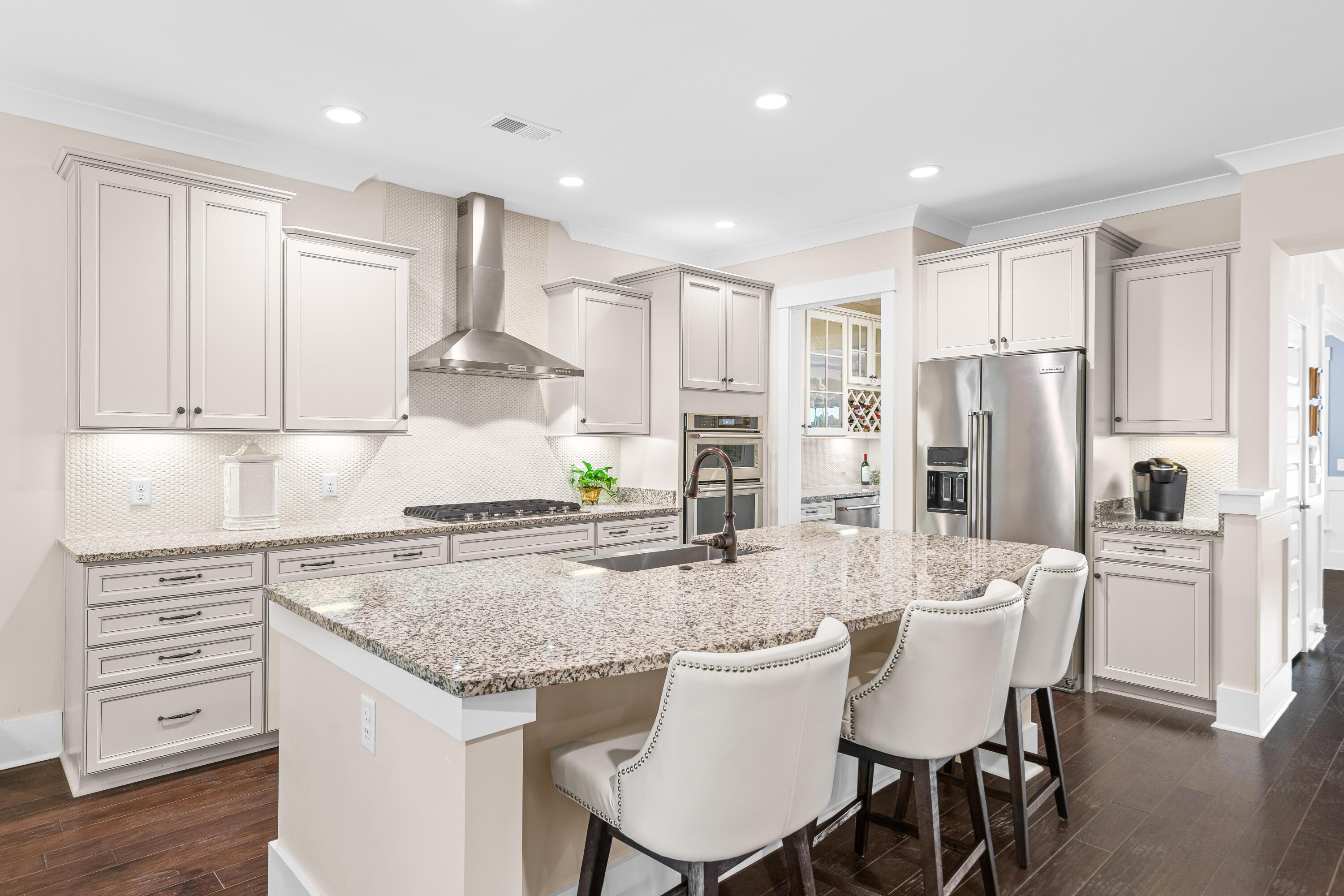 Image 3: Chefs Gourmet Kitchen
