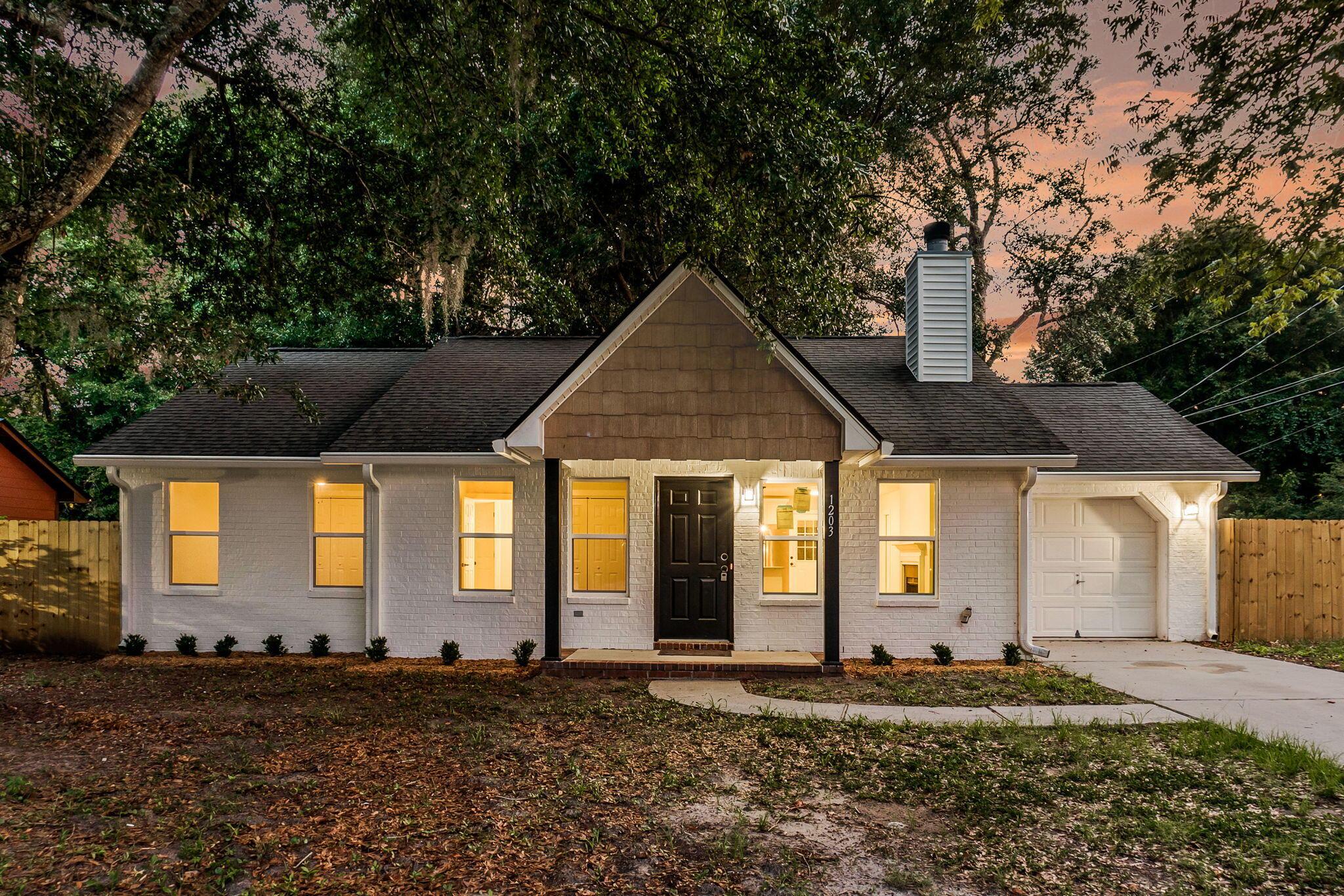 Image 2: 1203 Sea Aire Dr