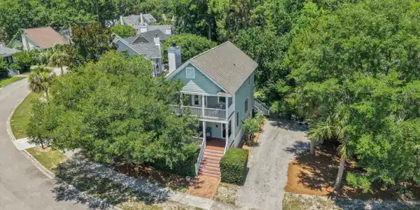 Image 2: 01-52 Bostick Cir