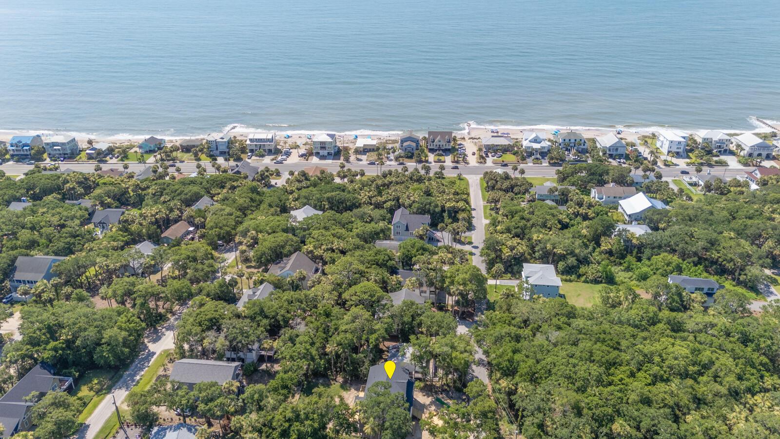 Image 4: surrounding aerial