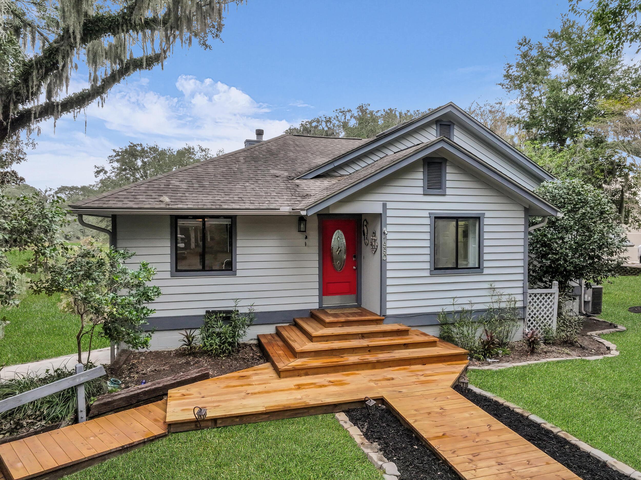 Image 3: Front Exterior