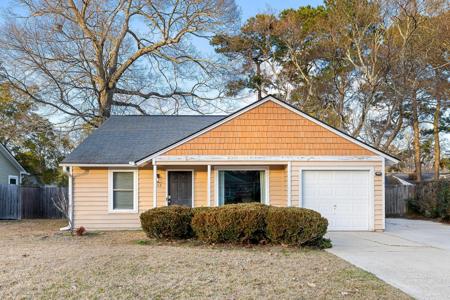 1133 Oakcrest Drive