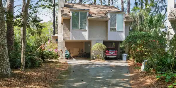21 Bridgeport Lane