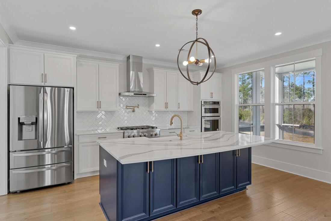 Image 2: Kitchen