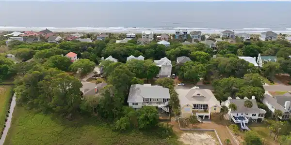 504 W Beach Court