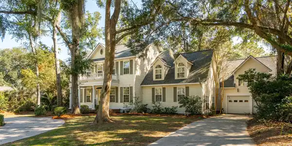 Image 3: 660AyersDr-KeenEyeMarketing-003