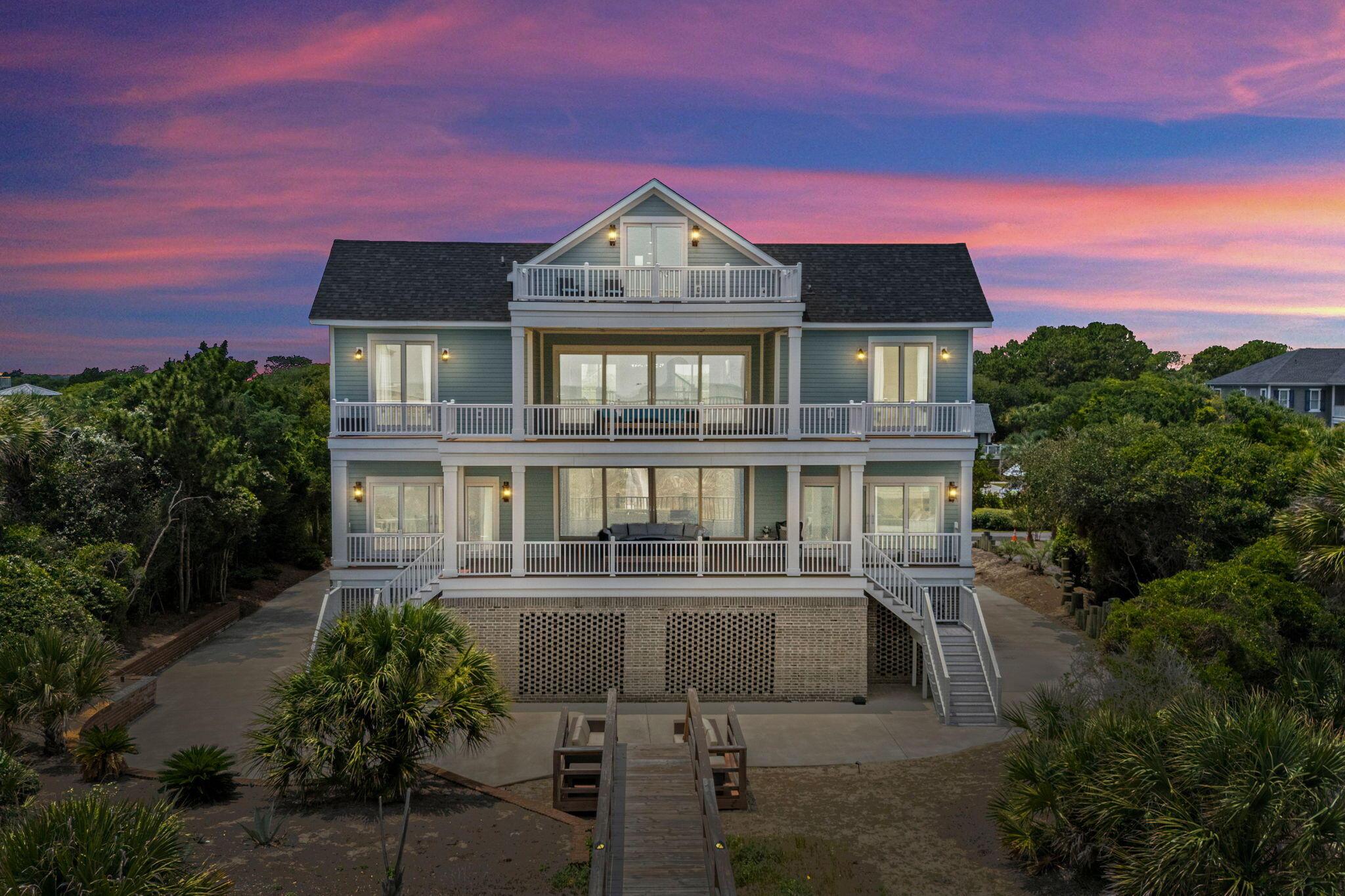 Image 2: 140-web-or-mls-139 Pioneer Loop Twilight