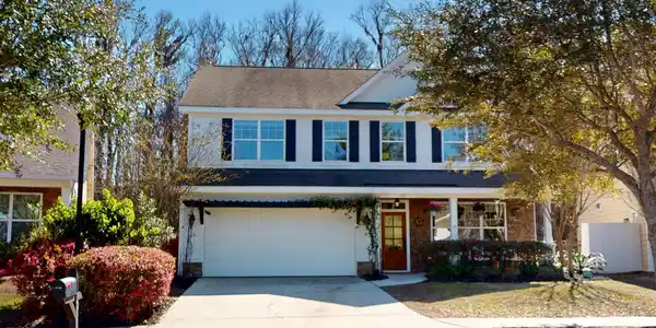 10 Royal Holly Court