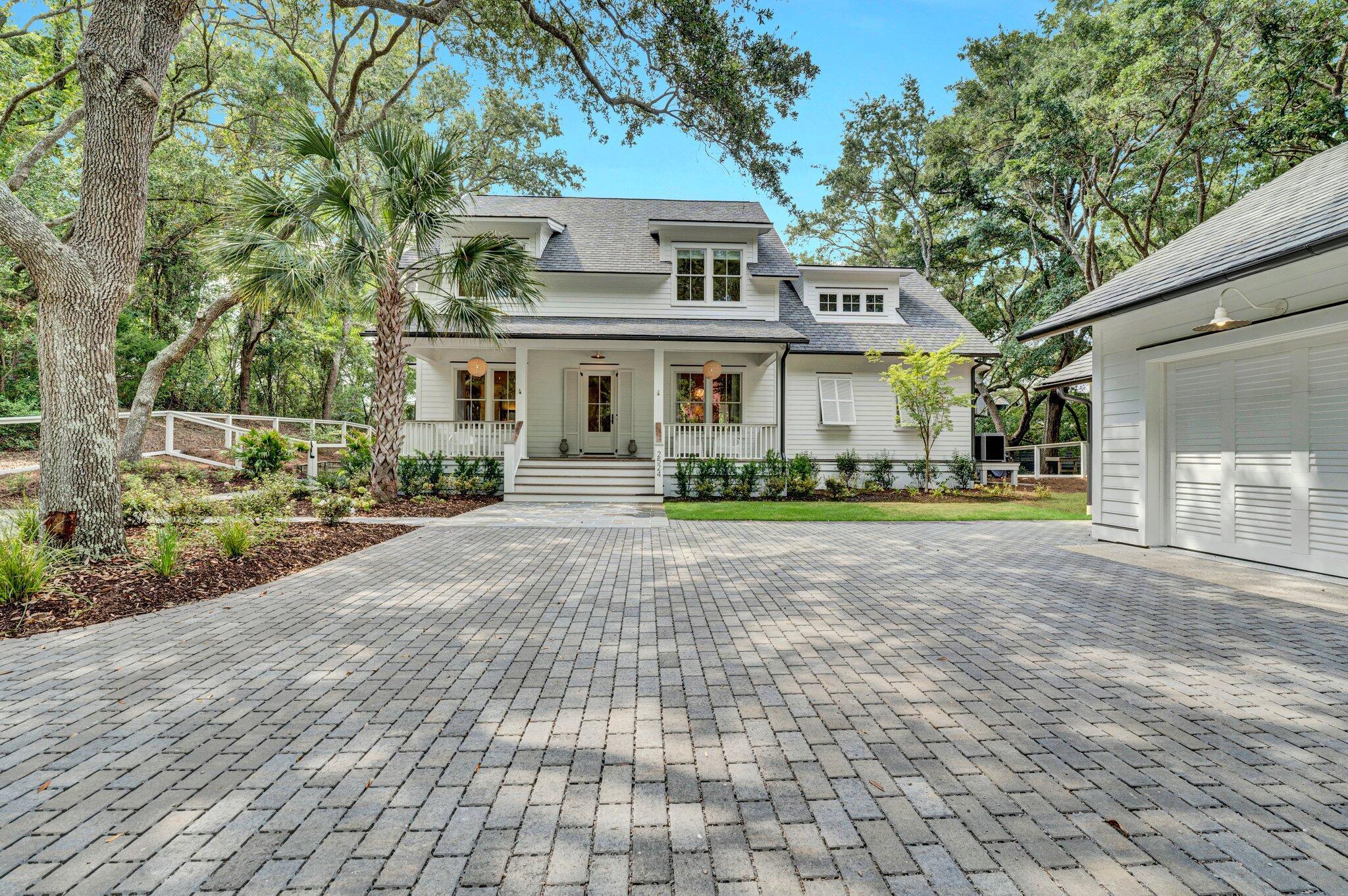 Image 2: 2524 Goldbug Ave - (68)