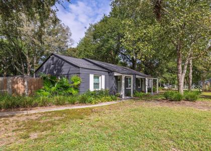 2 Ellen Avenue