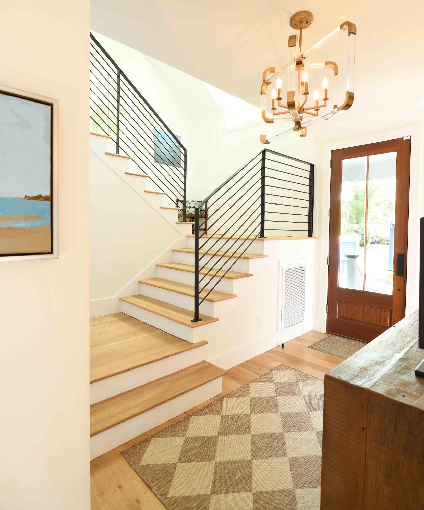 Image 3: Foyer
