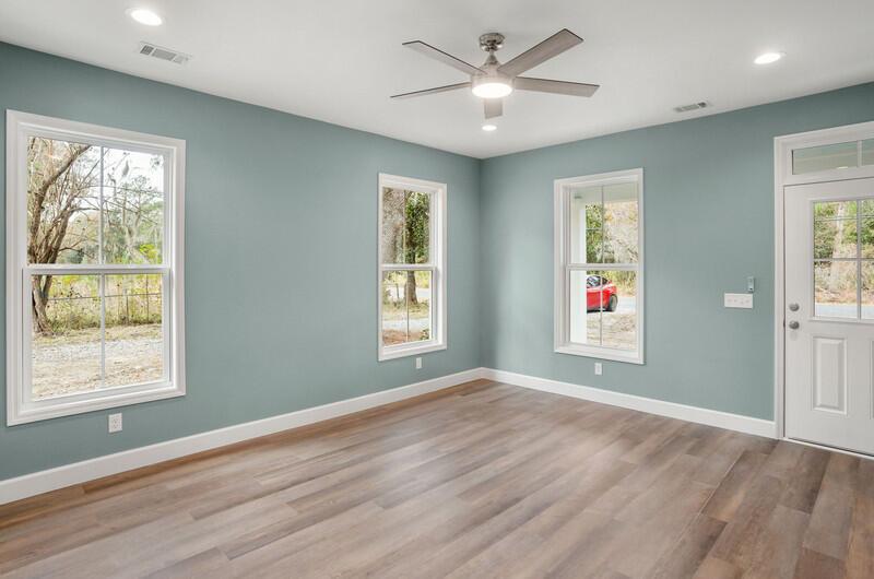 Image 3: Livingroom
