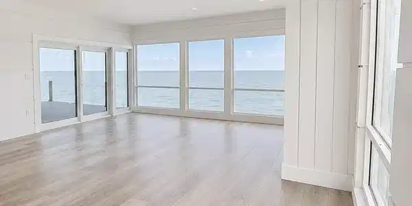 Image 3: 1401 OC LR view