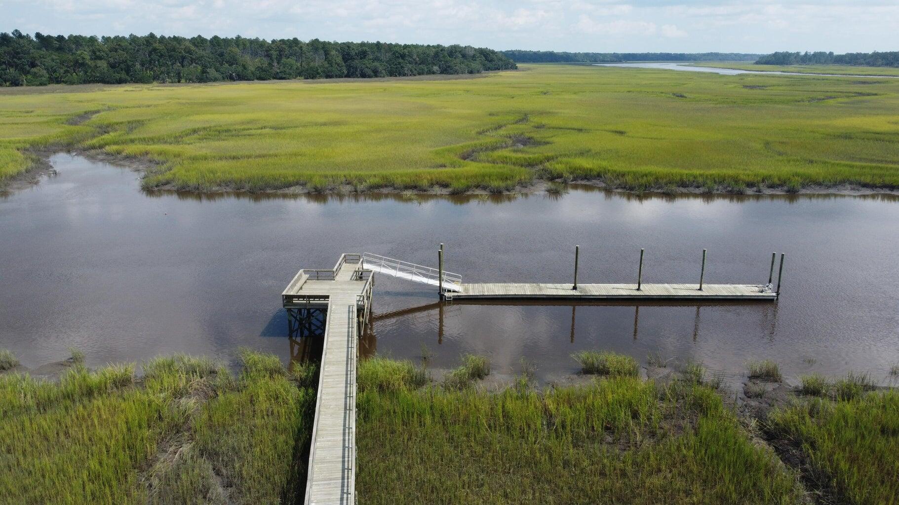 Image 3: Rivers Reach Dock