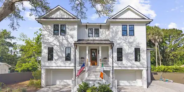 19 26th Avenue