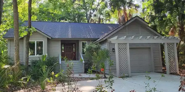 2743 Old Oak Walk