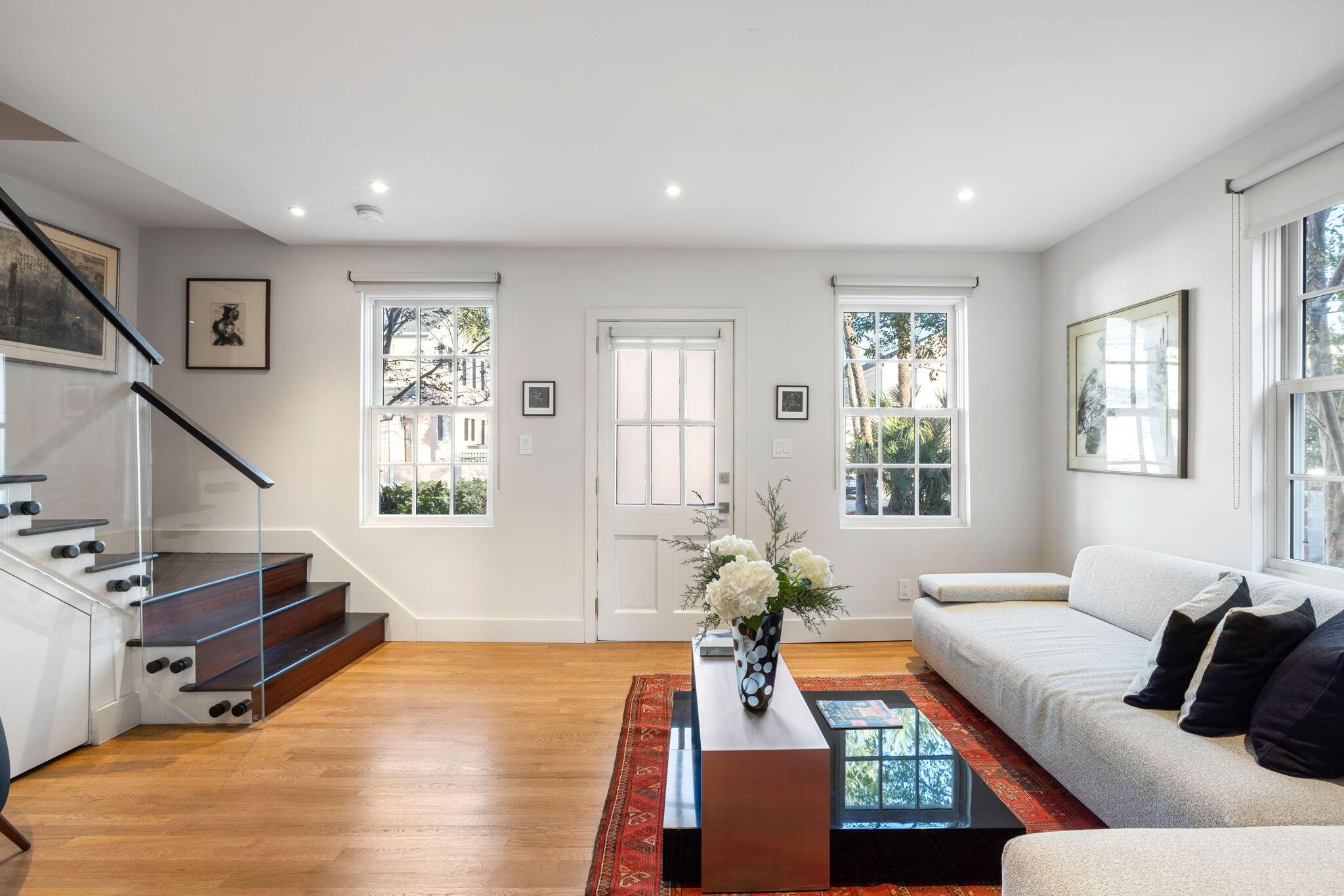 Image 2: 4 - Living Room