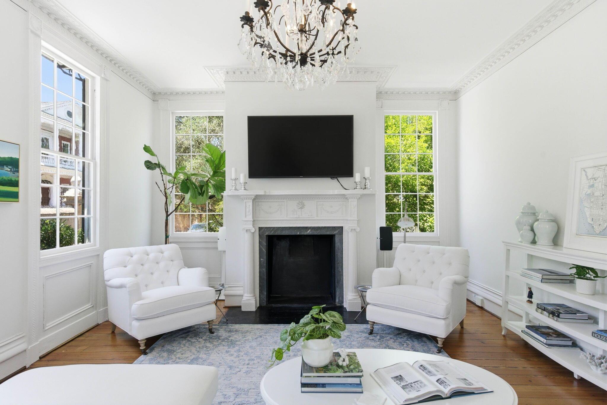 Image 4: Living Room
