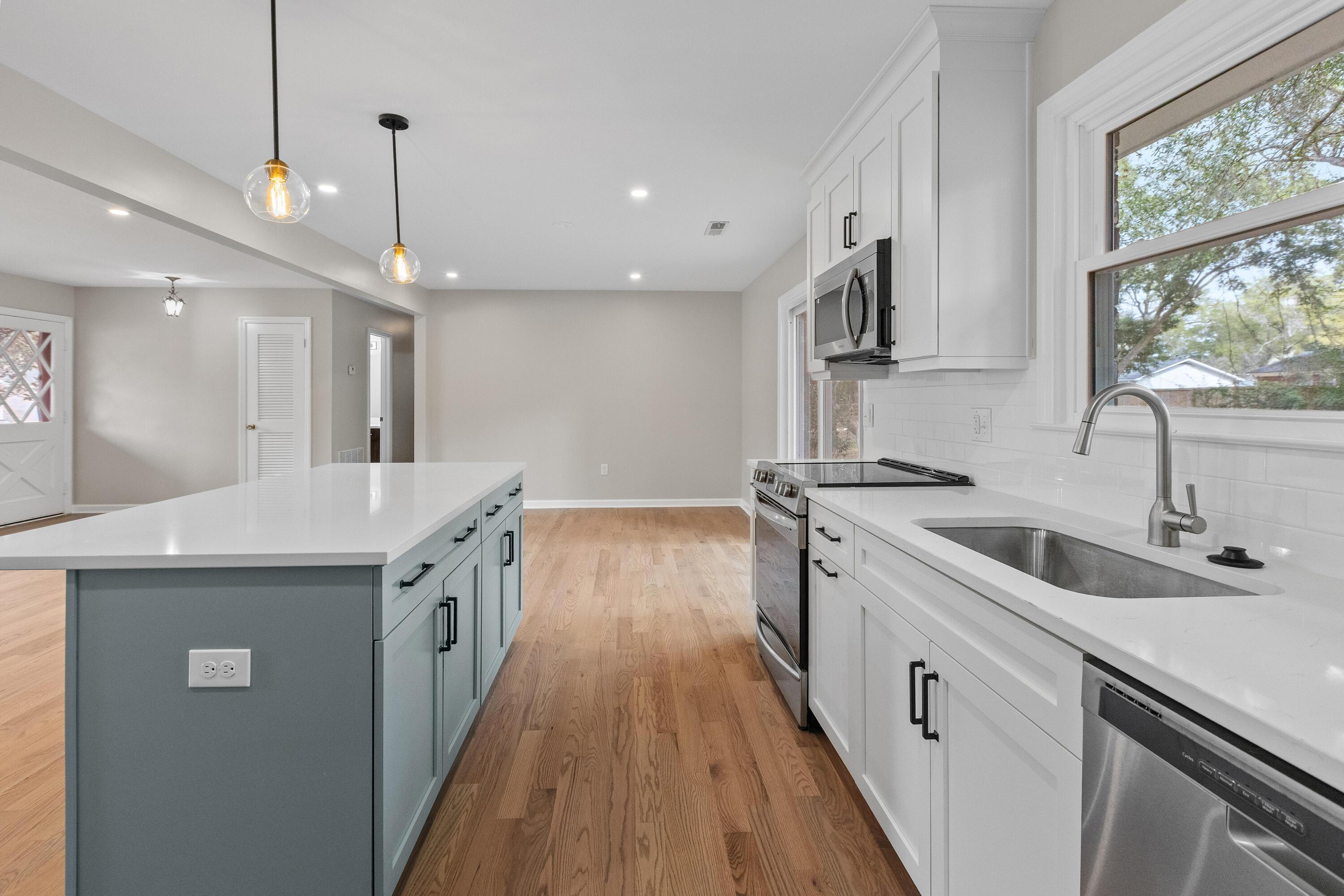 Image 3: 1072KentwoodCir-CasaVerdeMediaLLC12