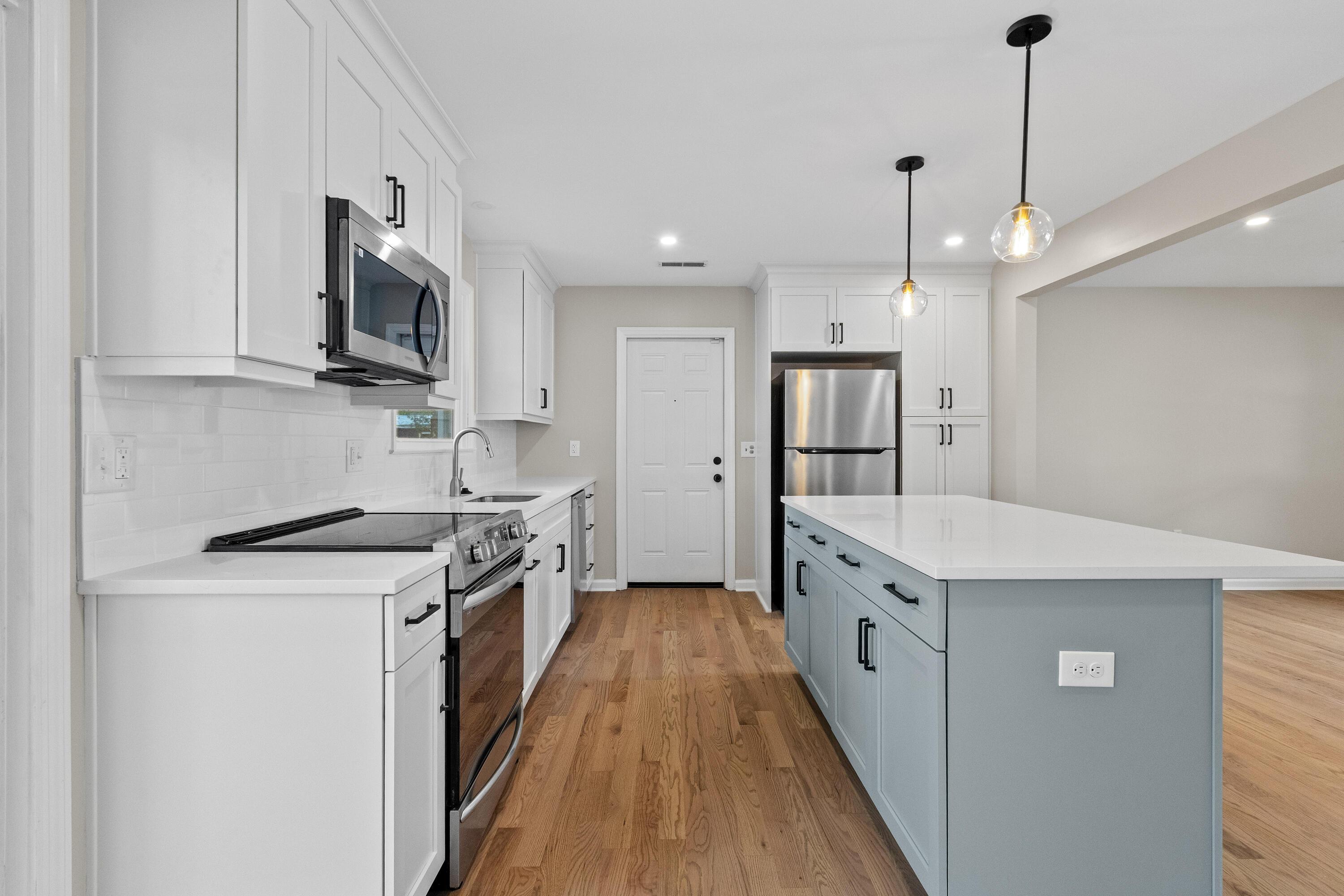 Image 4: 1072KentwoodCir-CasaVerdeMediaLLC14
