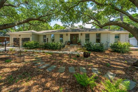 935 Lansing Drive