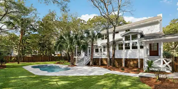 4 Forest Trail Court