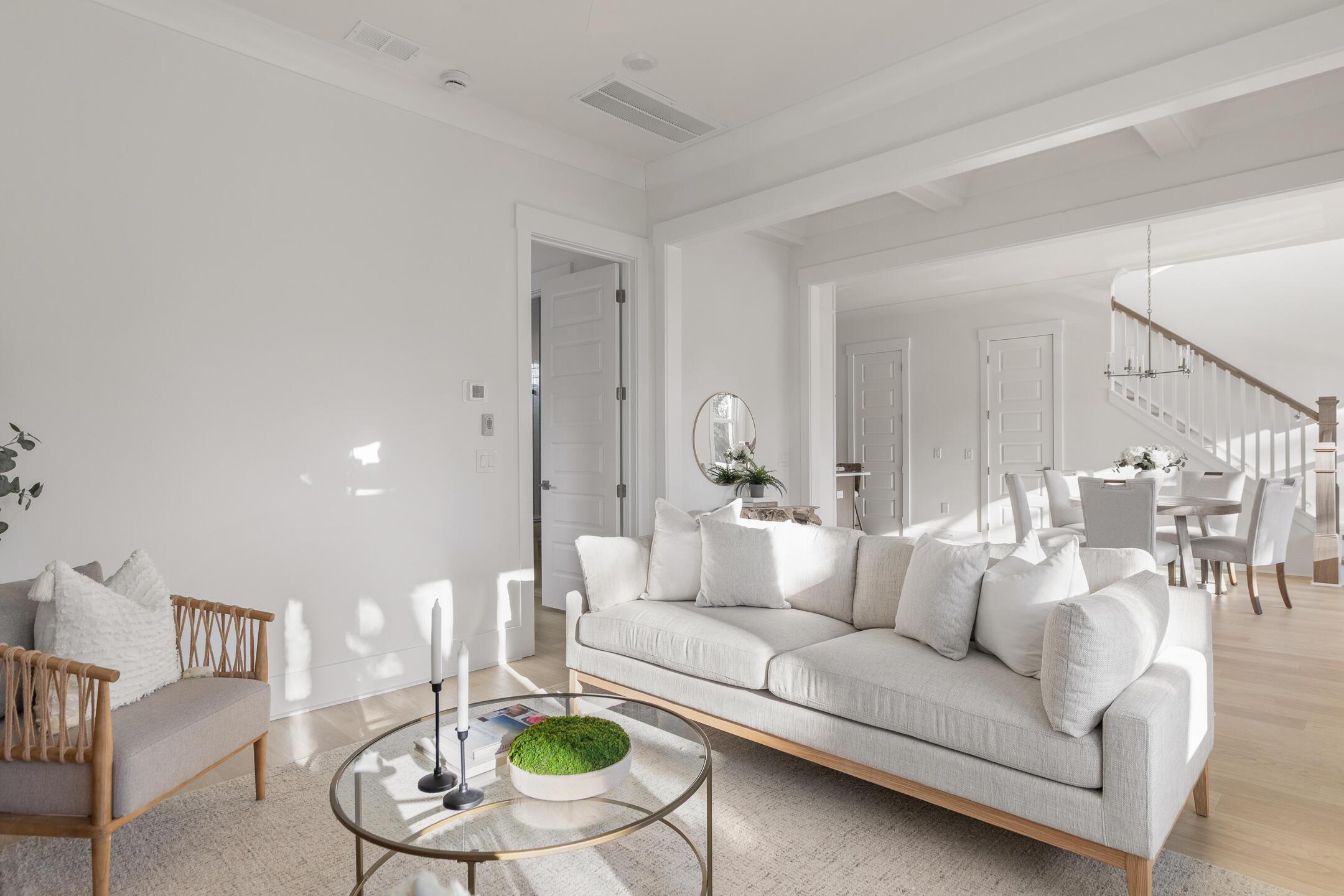 Image 2: Open Floor Plan