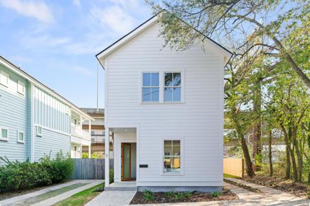 2 F Street