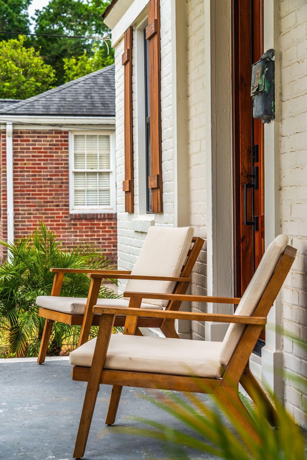 Image 4: Front Porch