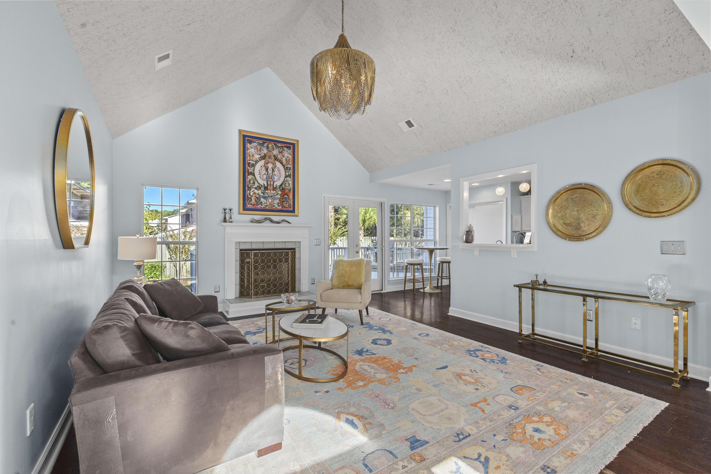 Image 4: 1504OldVillageDr-CasaVerdeMediaLLC33