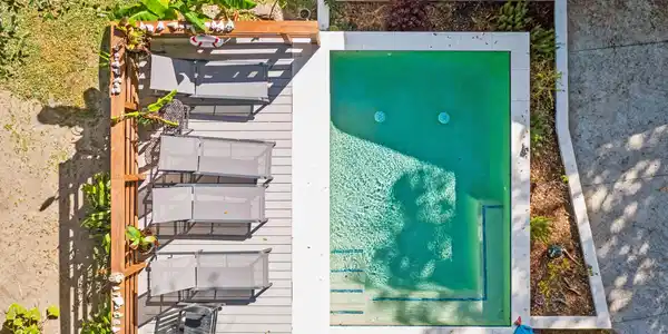 Image 2: Pool