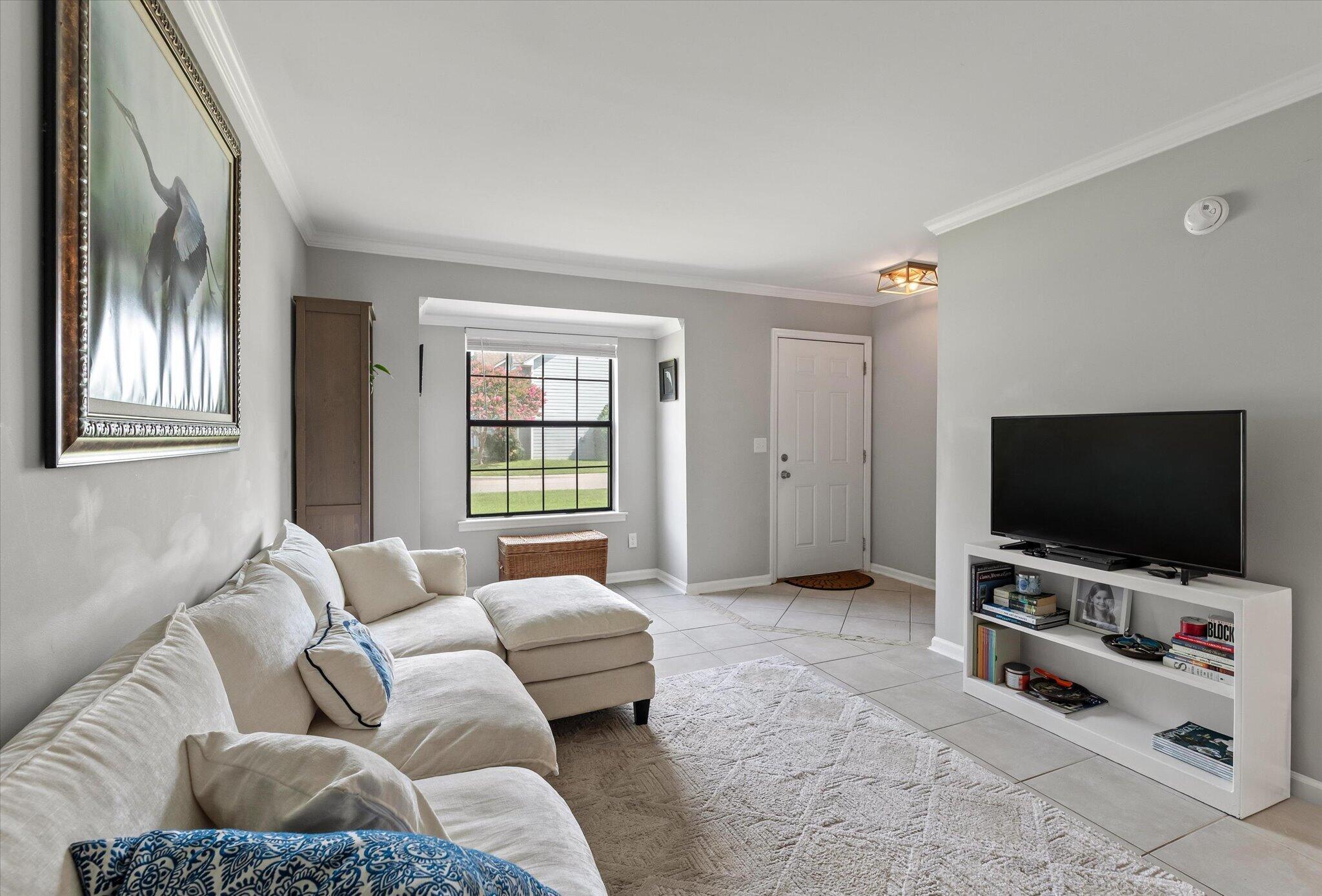 Image 2: Living Room