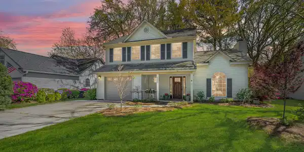 1923 Oak Tree Lane