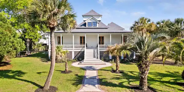2118 Ion Avenue