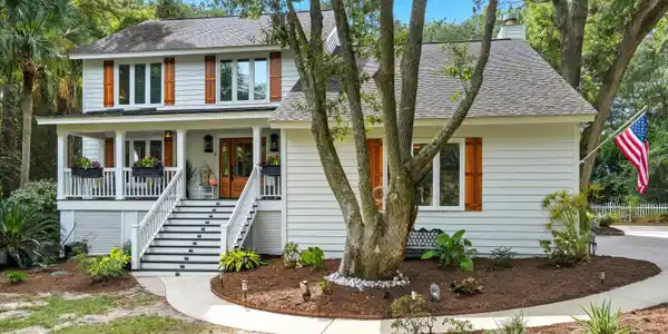 23 Edgewater Alley