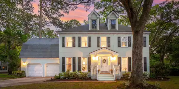 595 Crowned Kinglet Retreat