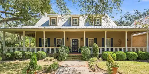 Image 2: Front of House
