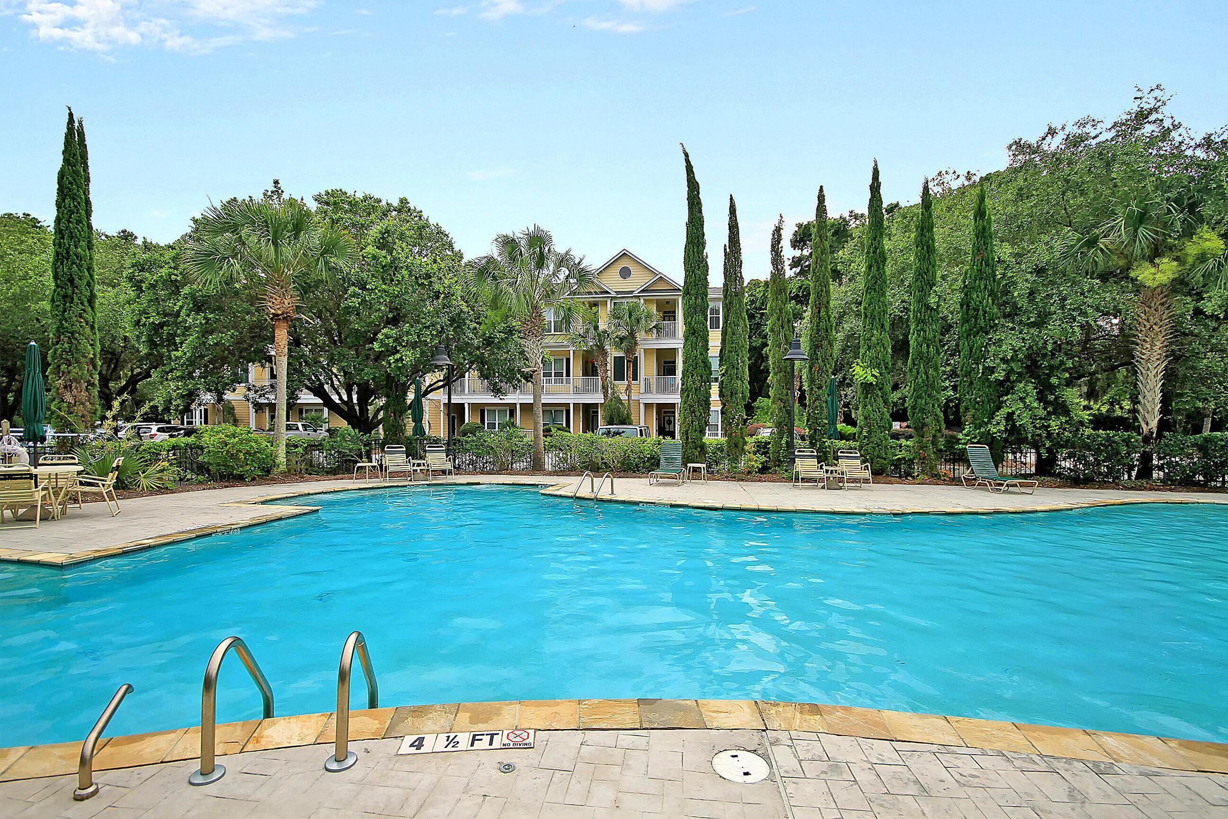 Image 2: Indigo Hall Pool